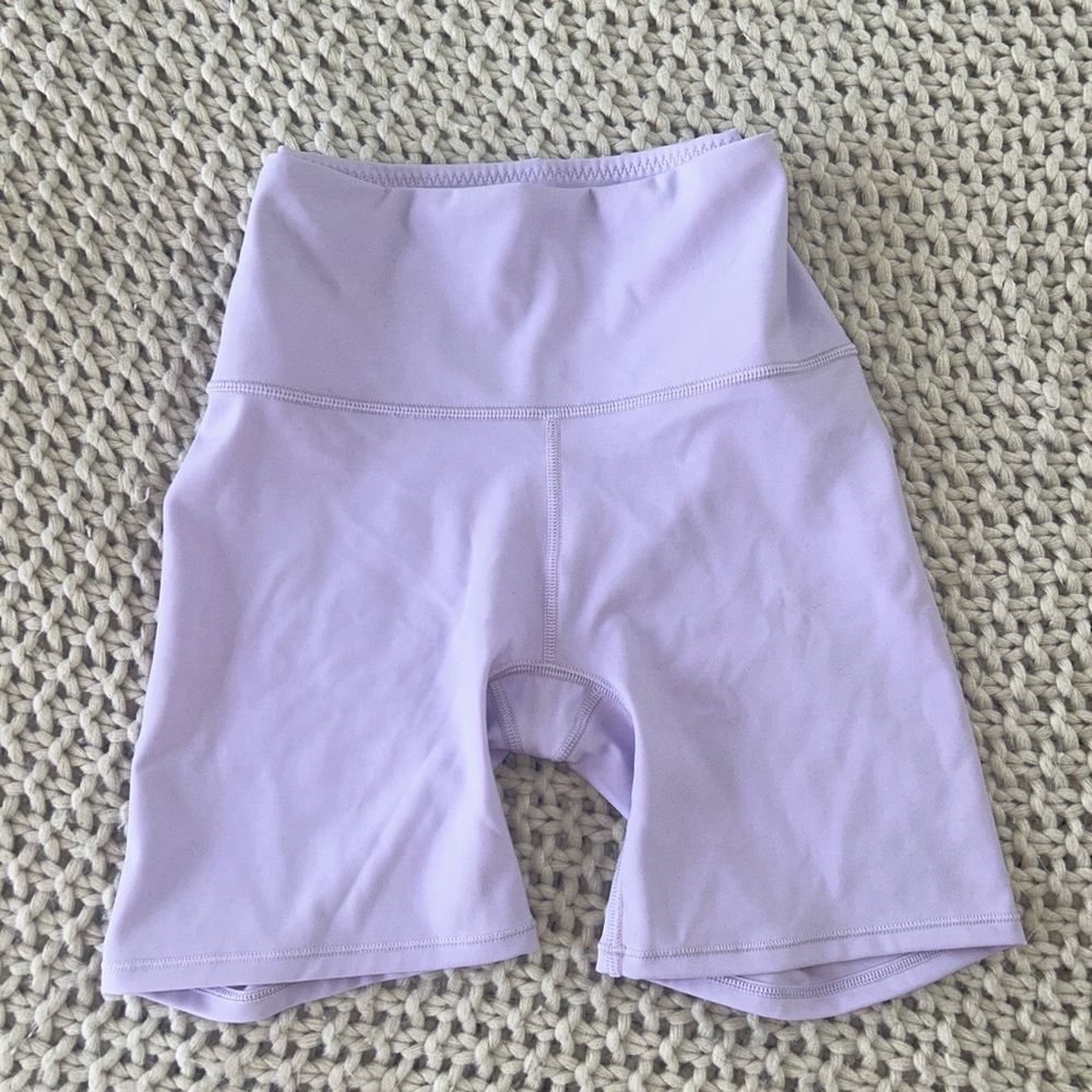 Skims ‘Fits Everybody’ Lilac Purple Biker Shorts size Small NWOT